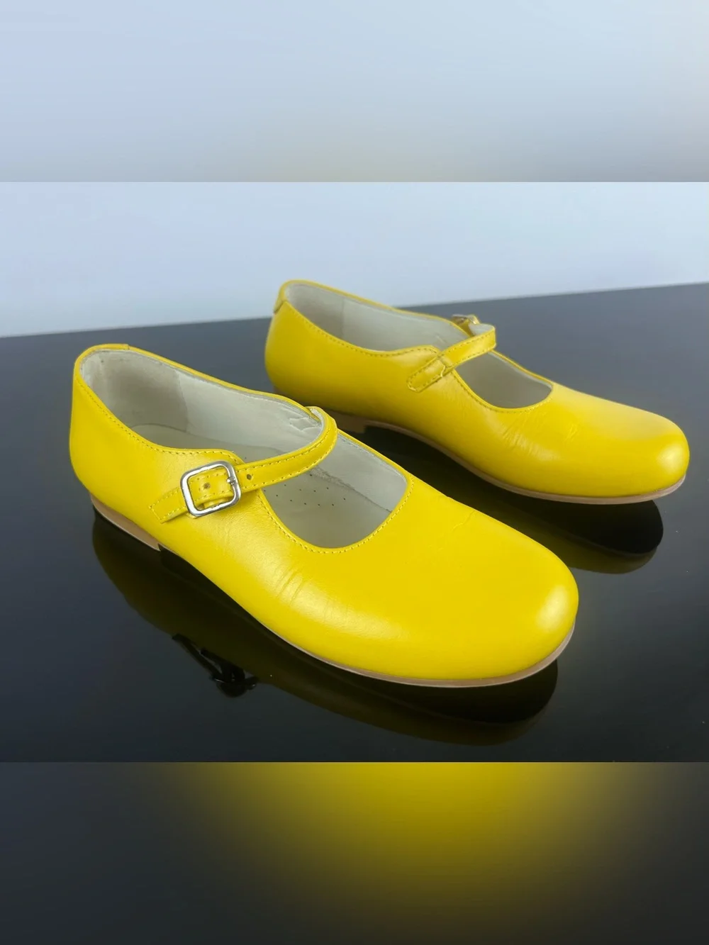 La Coqueta Kids Girls Leather Mary Jane Shoes, Yellow, 34 EU